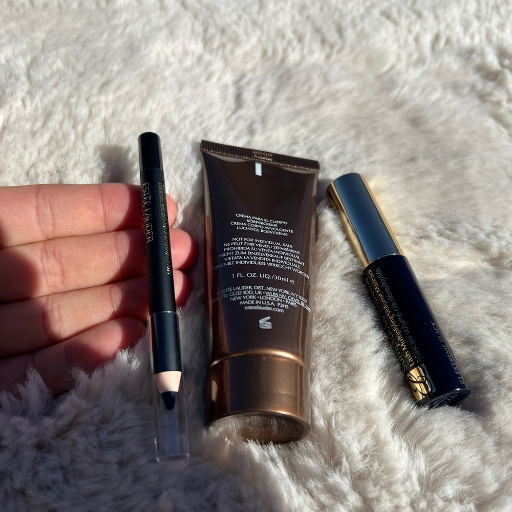 Brand new Estée Lauder sample bundle - Picture 2 of 5
